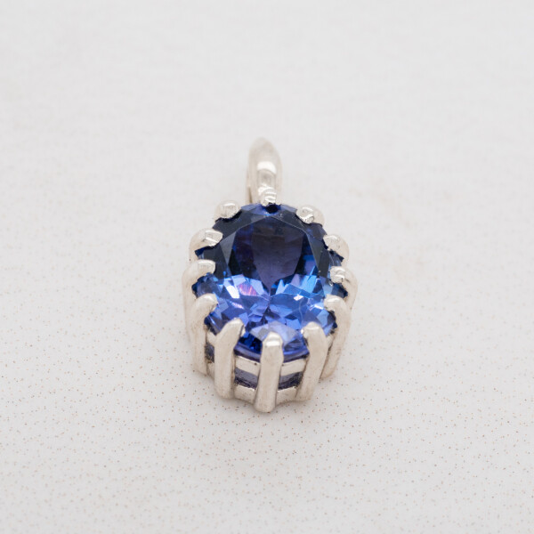 Oval Tanzanite Solitaire Pendant